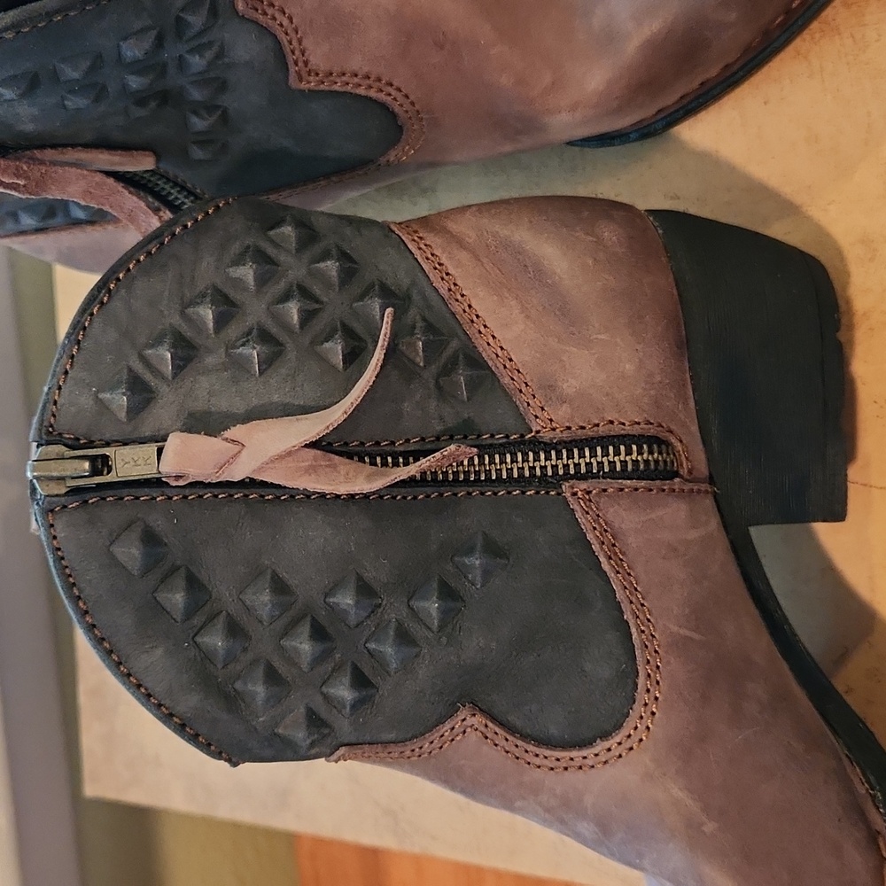 Born Two-Tone Leather Western Boots - Picture 4 of 9